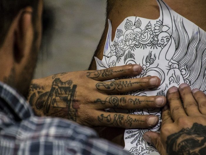 5 Things to NEVER Do in a Tattoo Shop 5 Things to NEVER Do in a Tattoo Shop