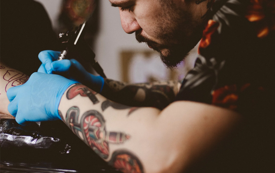 do you need to tip your tattoo artist tattooaholic com do you need to tip your tattoo artist tattooaholic com